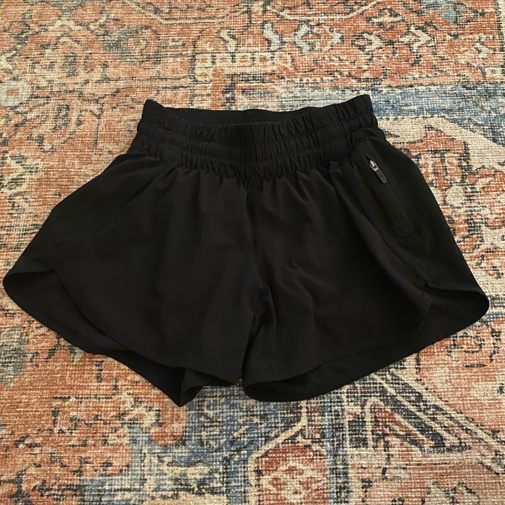 Lululemon black shorts